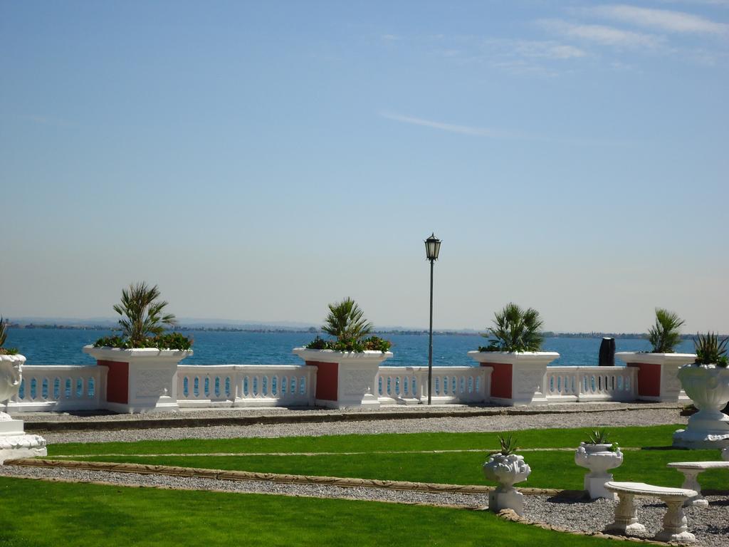 Villa Garuti Village Padenghe sul Garda Exterior foto