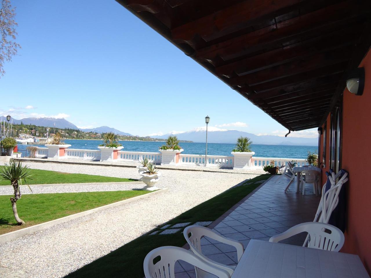 Villa Garuti Village Padenghe sul Garda Exterior foto
